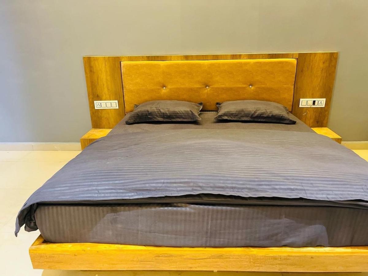 سورات Oyo Florence Hotel المظهر الخارجي الصورة