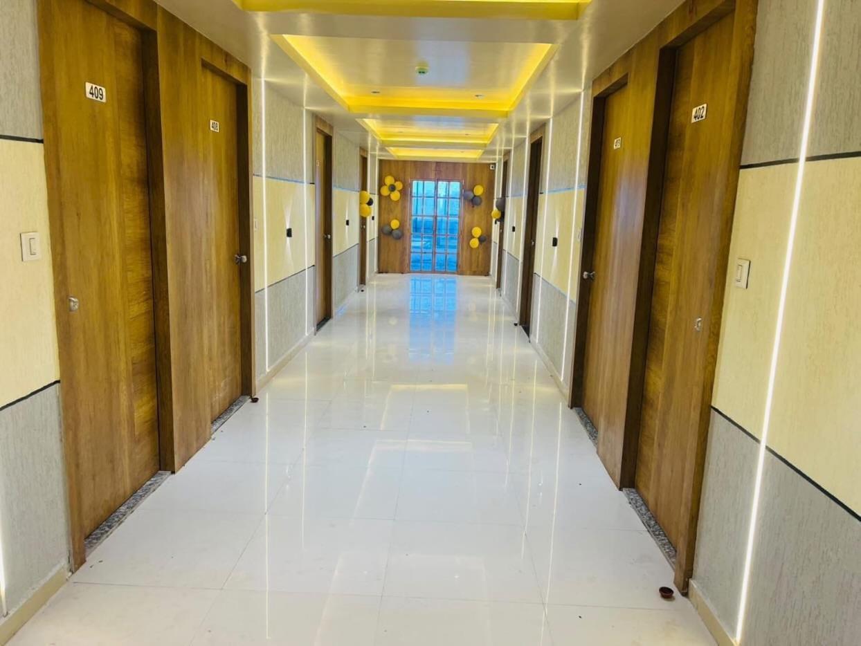 سورات Oyo Florence Hotel المظهر الخارجي الصورة
